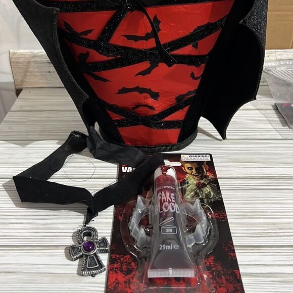 😈Vampire Cape with Collar and Tote - Picture 3 of 12